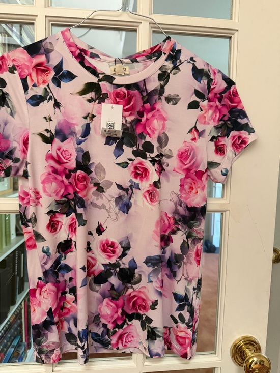 L'AGENCE Tops - L'AGENCE Pink Rose-Print Short Sleeve Tee